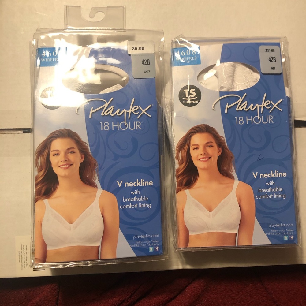 Lot of 2 42B white Playtex 18 hour Bras New